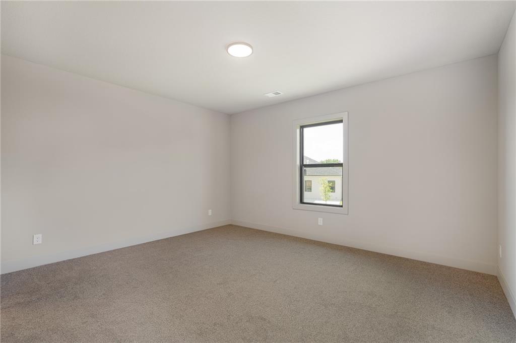 24621 W 60th Terrace Property Photo 44