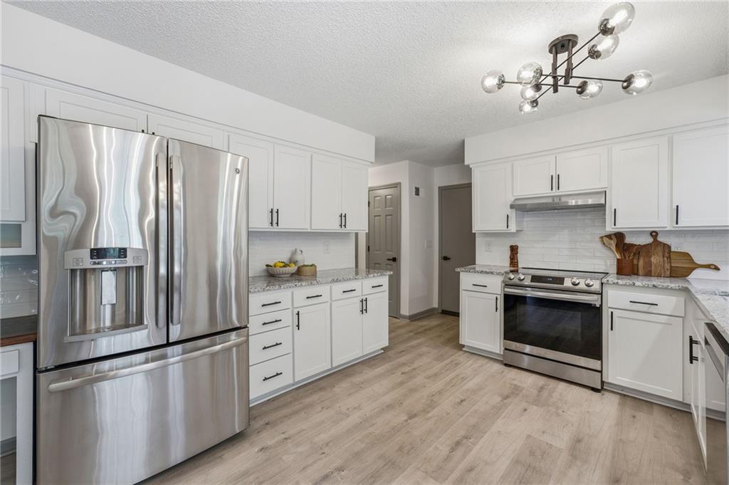 8009 Hallet Street Property Photo 11