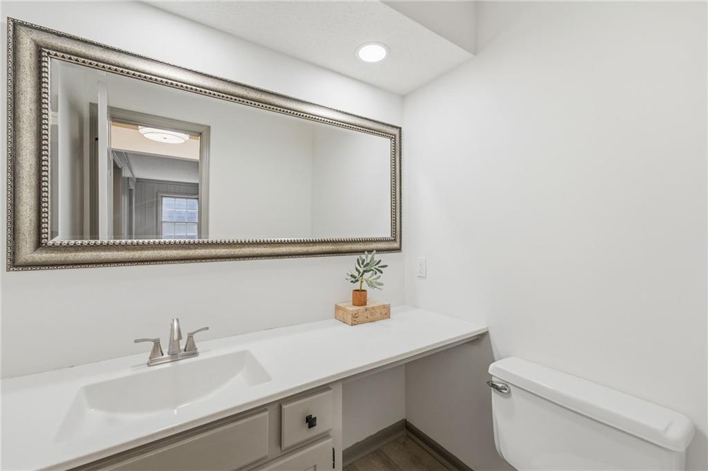 8009 Hallet Street Property Photo 16