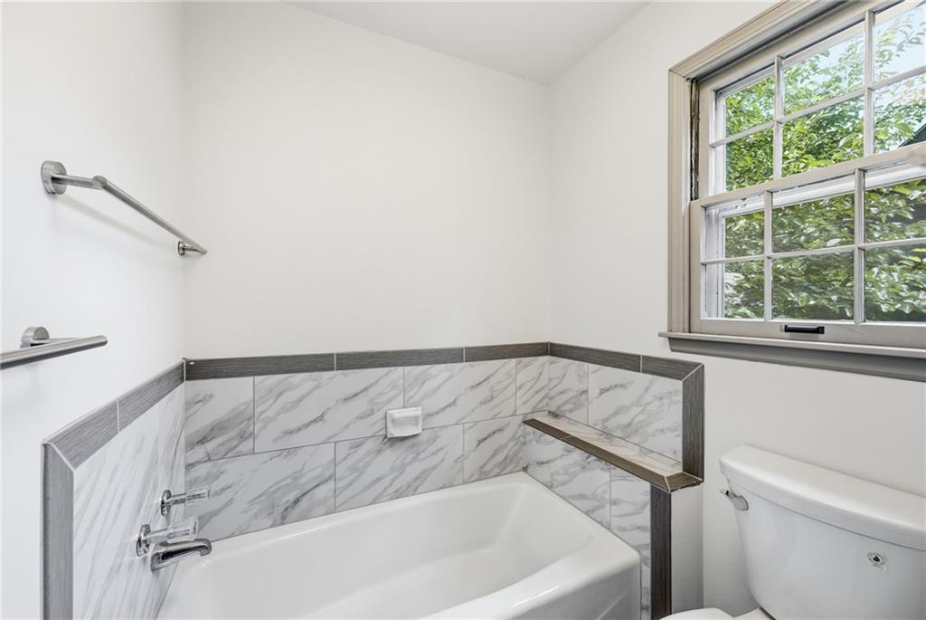 8009 Hallet Street Property Photo 23
