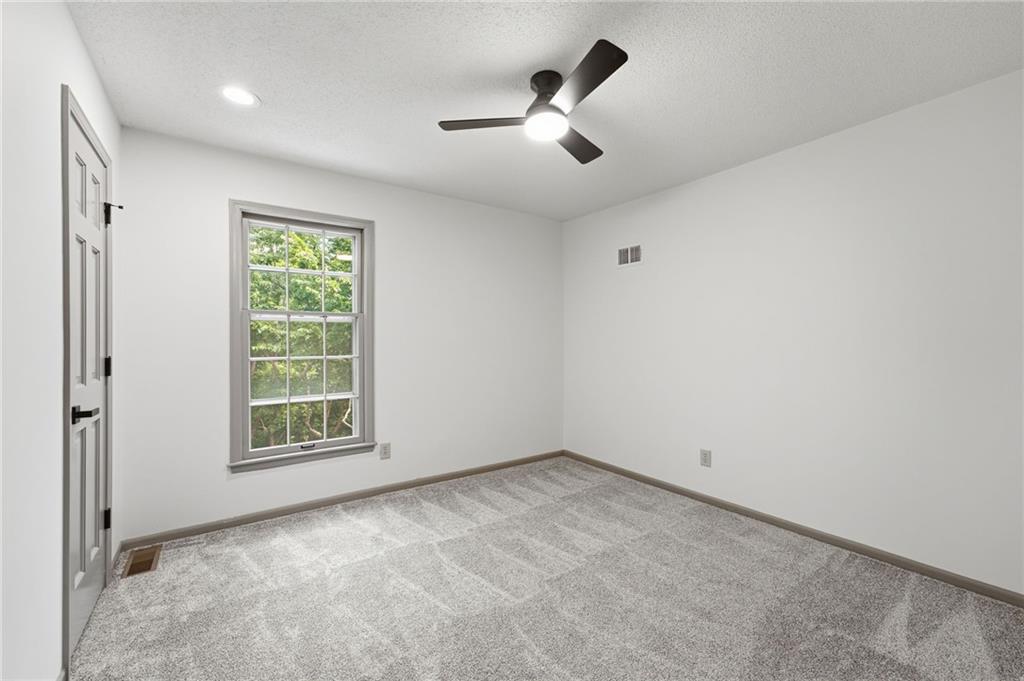 8009 Hallet Street Property Photo 25