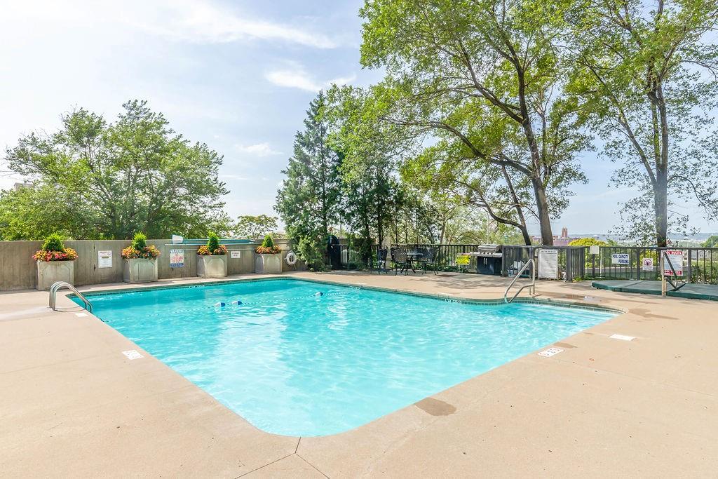 600 E Admiral Boulevard Property Photo 27