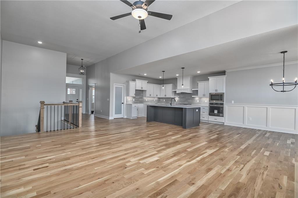 6010 Apache Drive Property Photo 8