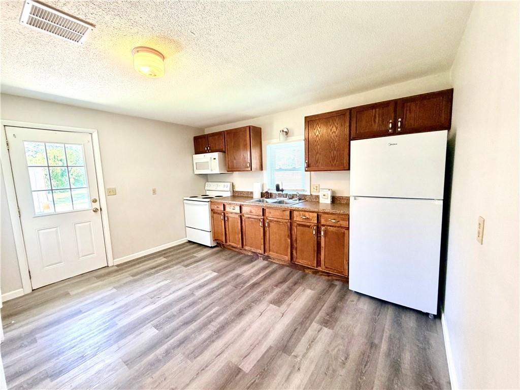 1402 W Walnut Street Property Photo 14