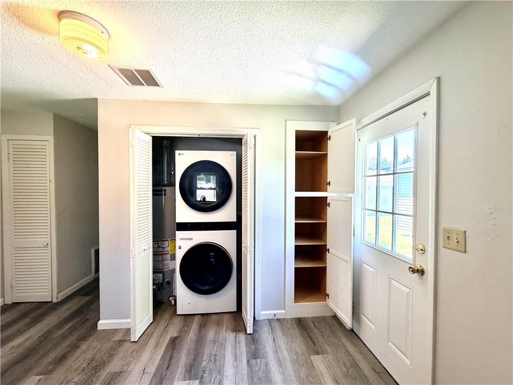 1402 W Walnut Street Property Photo 17