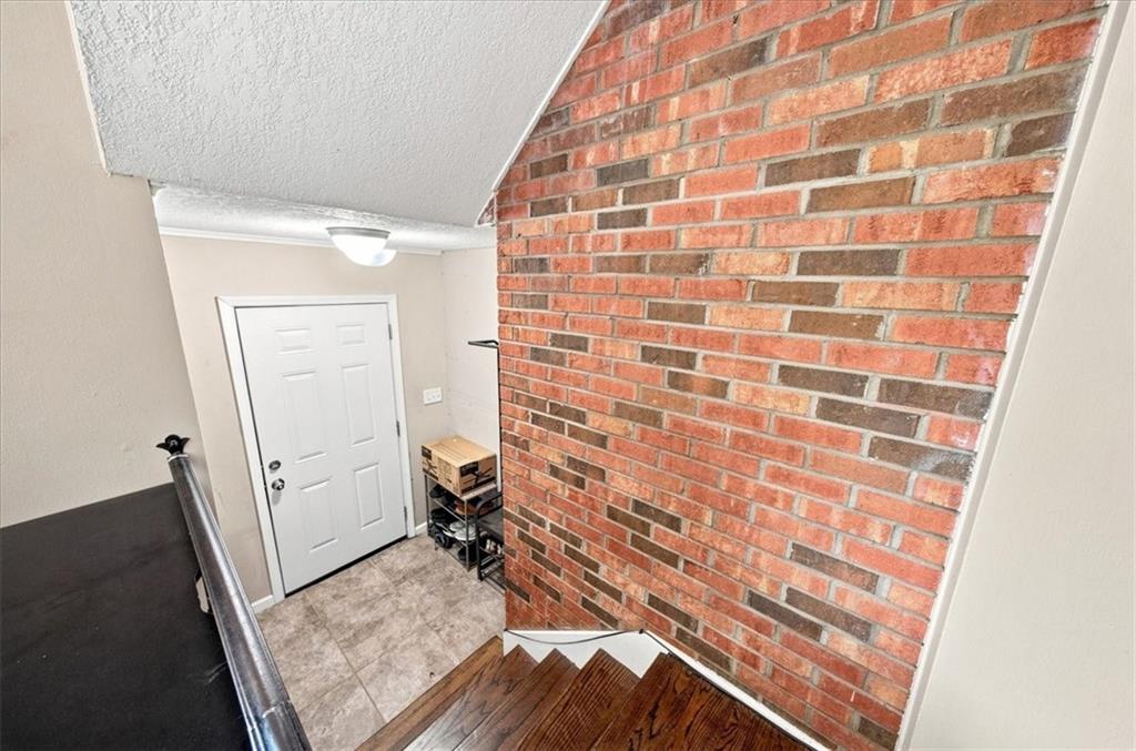 10001 Cambridge Avenue Property Photo 6