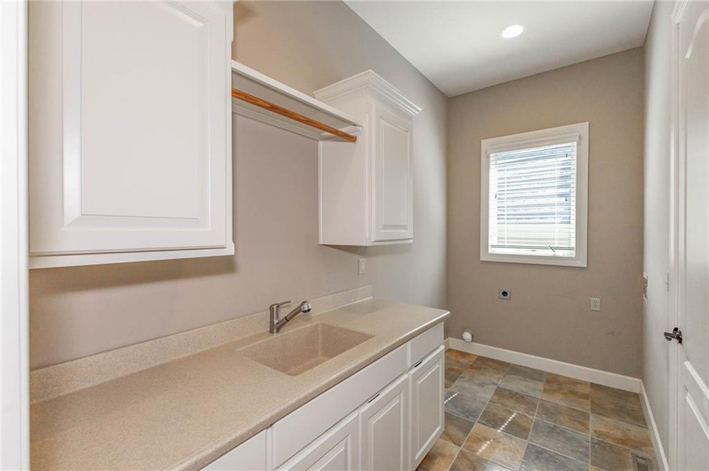 5313 W 124th Terrace Property Photo 39