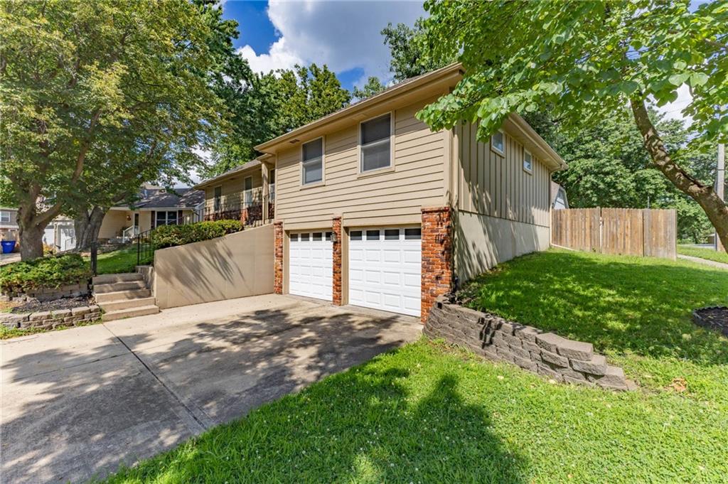 1308 S Apache Court Property Photo 3