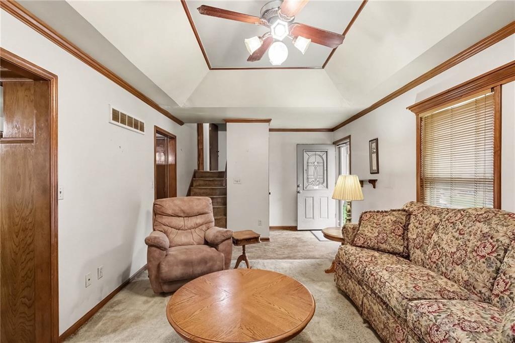 605 Se Westwind Drive Property Photo 5