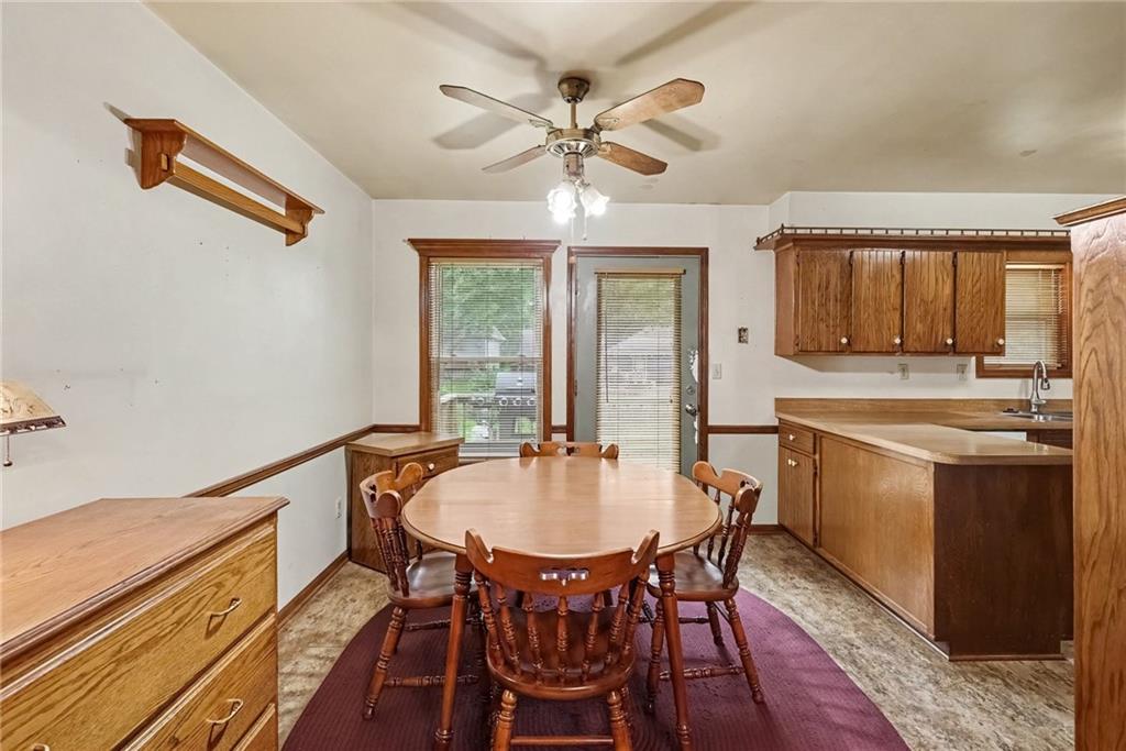 605 Se Westwind Drive Property Photo 8