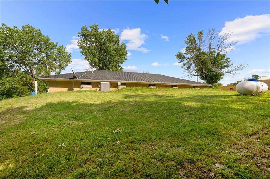 16527 Varner Road Property Photo 7