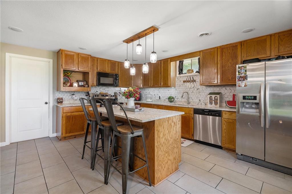 16527 Varner Road Property Photo 8