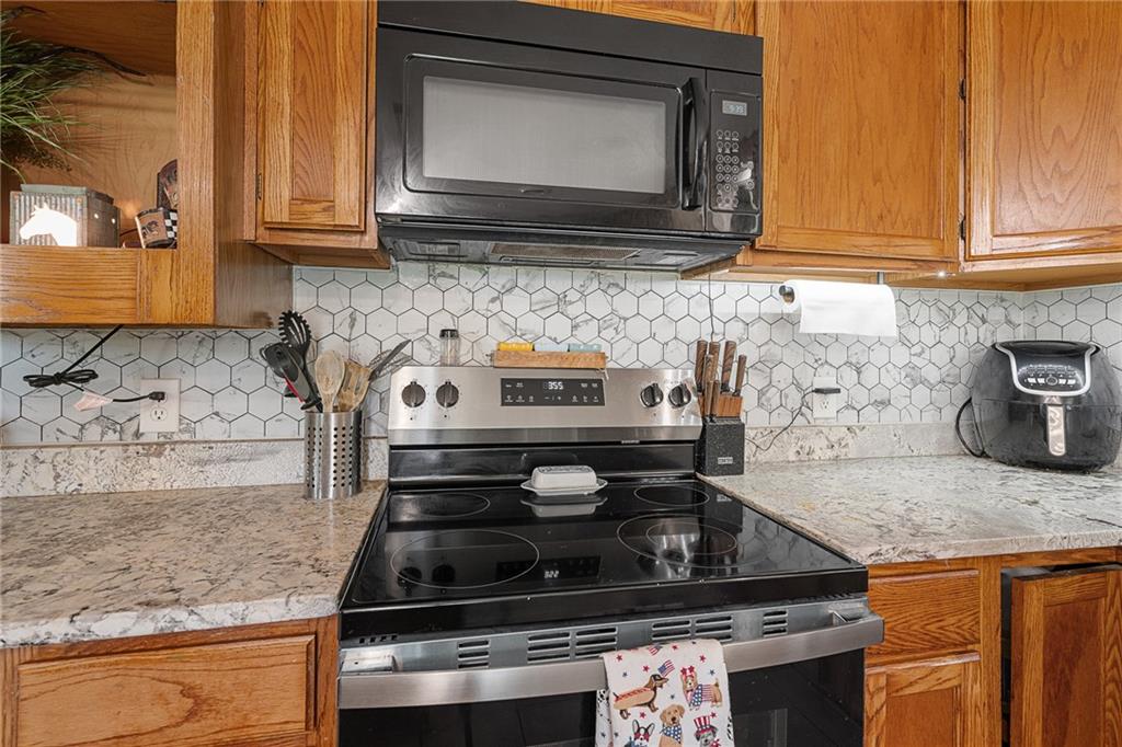16527 Varner Road Property Photo 11