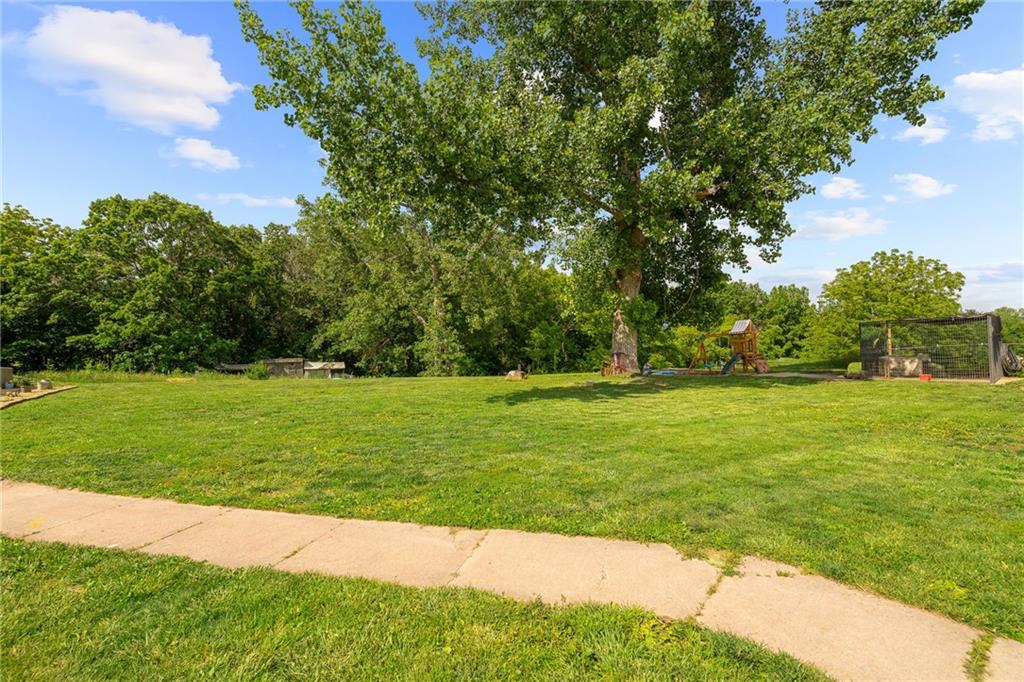 16527 Varner Road Property Photo 32
