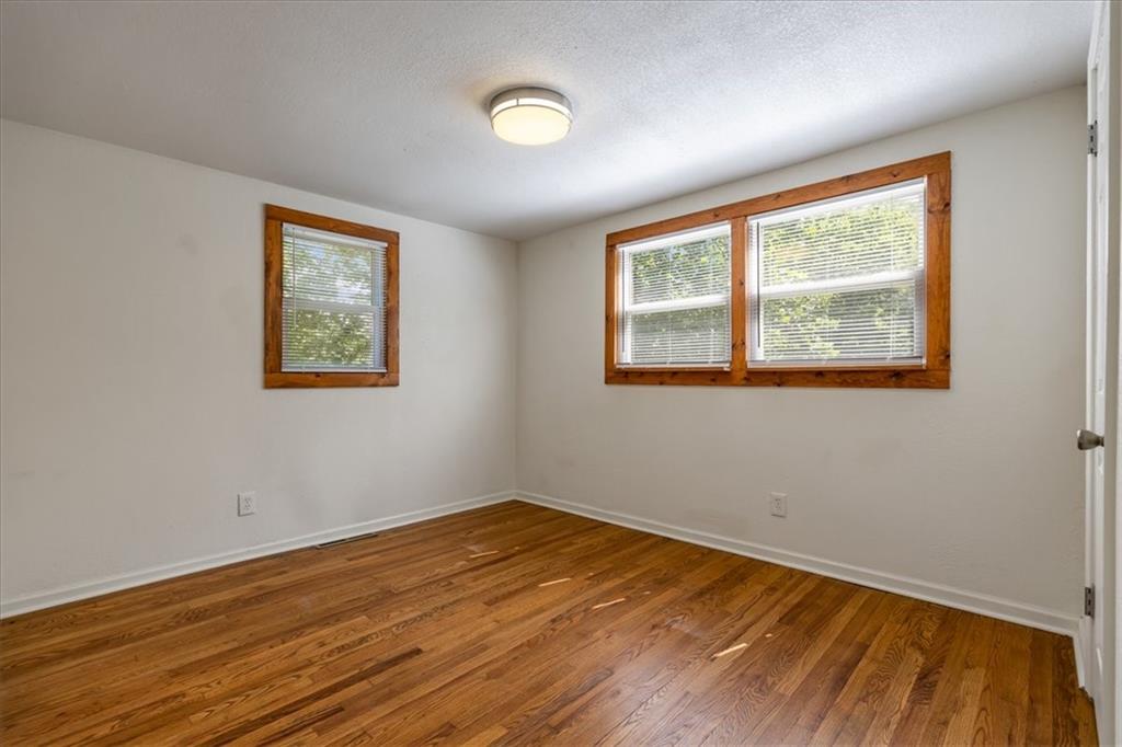 2918 S 9th Place Property Photo 10