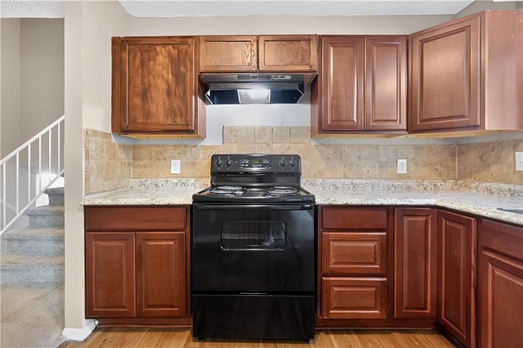 11718 Fuller Avenue Property Photo 15