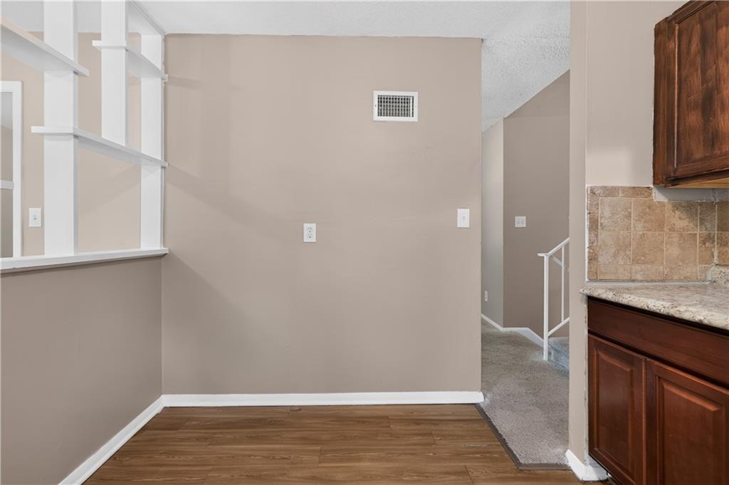 11718 Fuller Avenue Property Photo 19