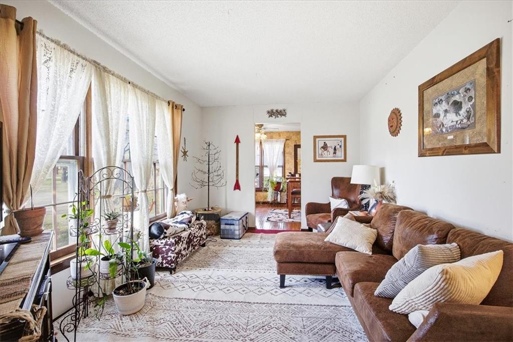15116 Chestnut Street Property Photo 5