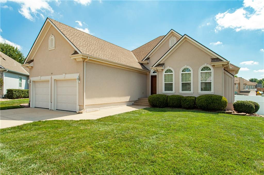 707 Nw Baytree Circle Property Photo 1