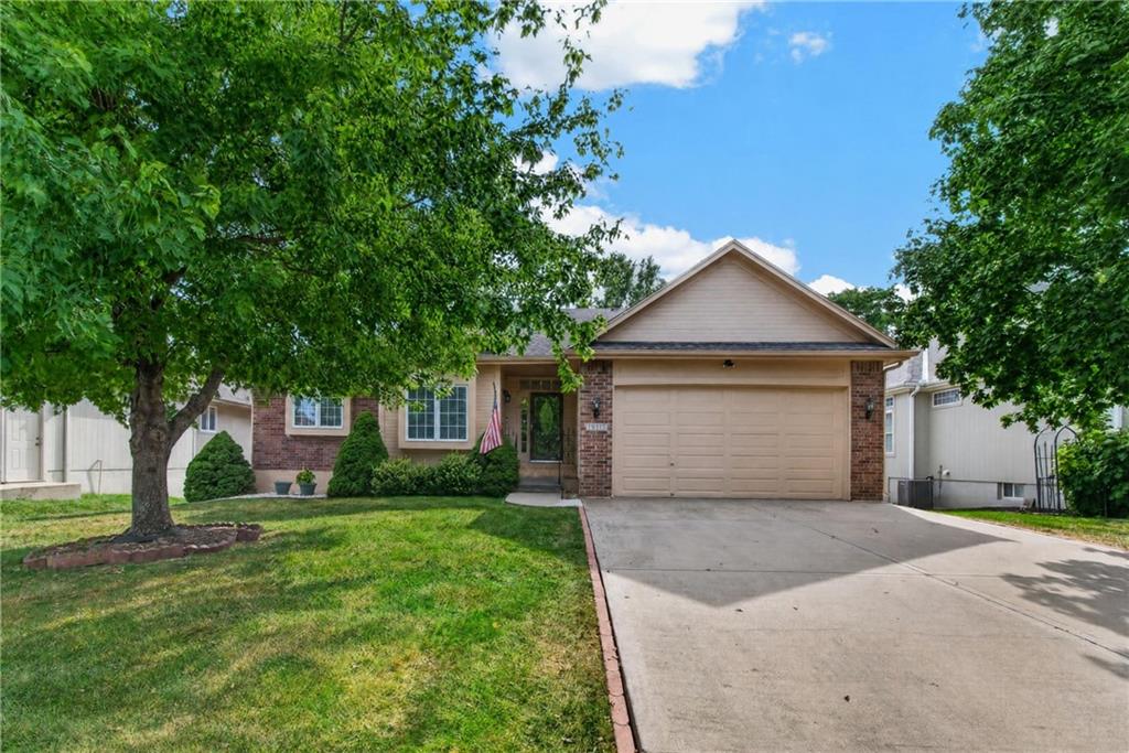 1915 Meadowlark Drive Property Photo 3