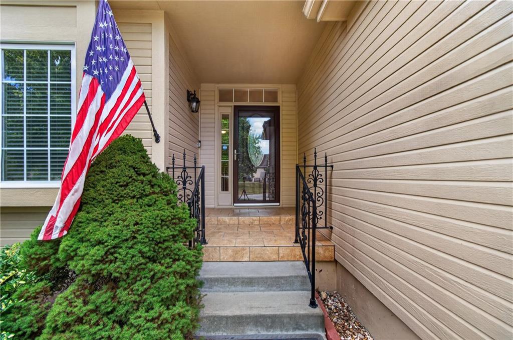 1915 Meadowlark Drive Property Photo 4