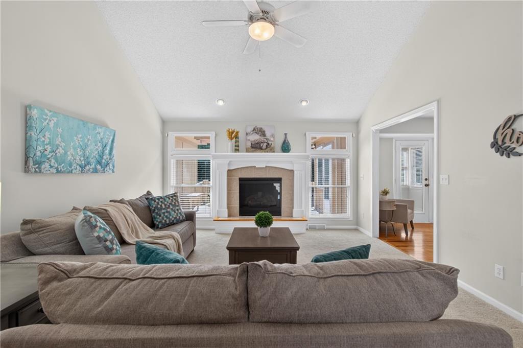 1915 Meadowlark Drive Property Photo 8