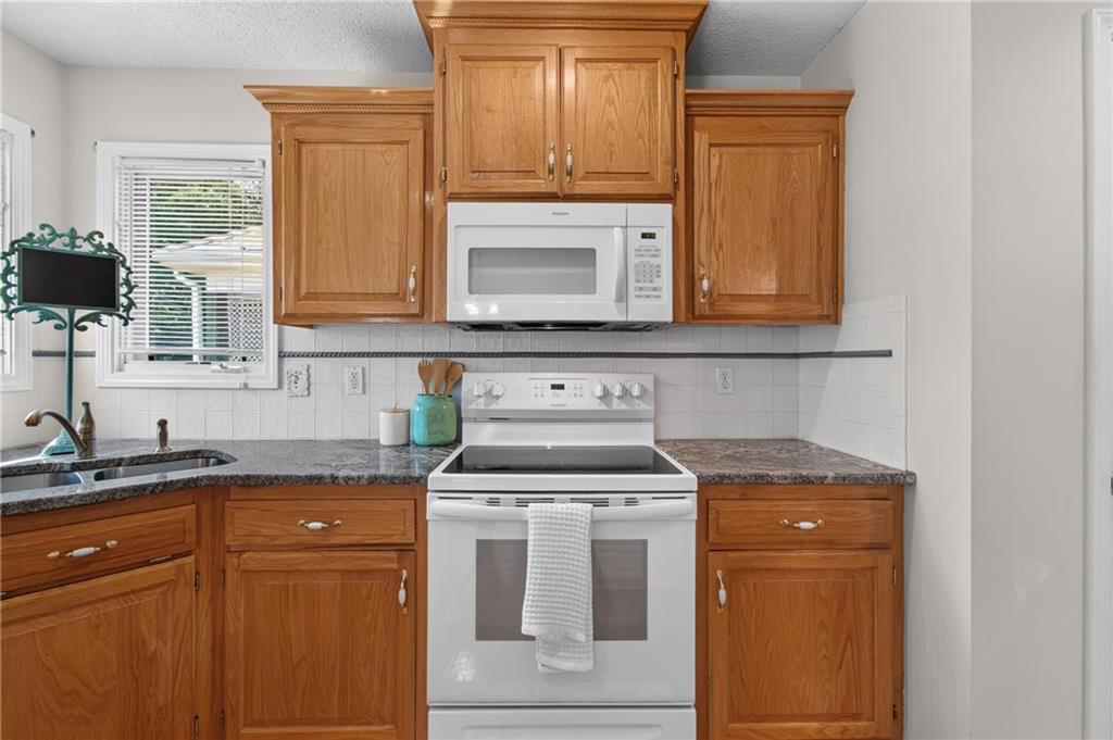1915 Meadowlark Drive Property Photo 15
