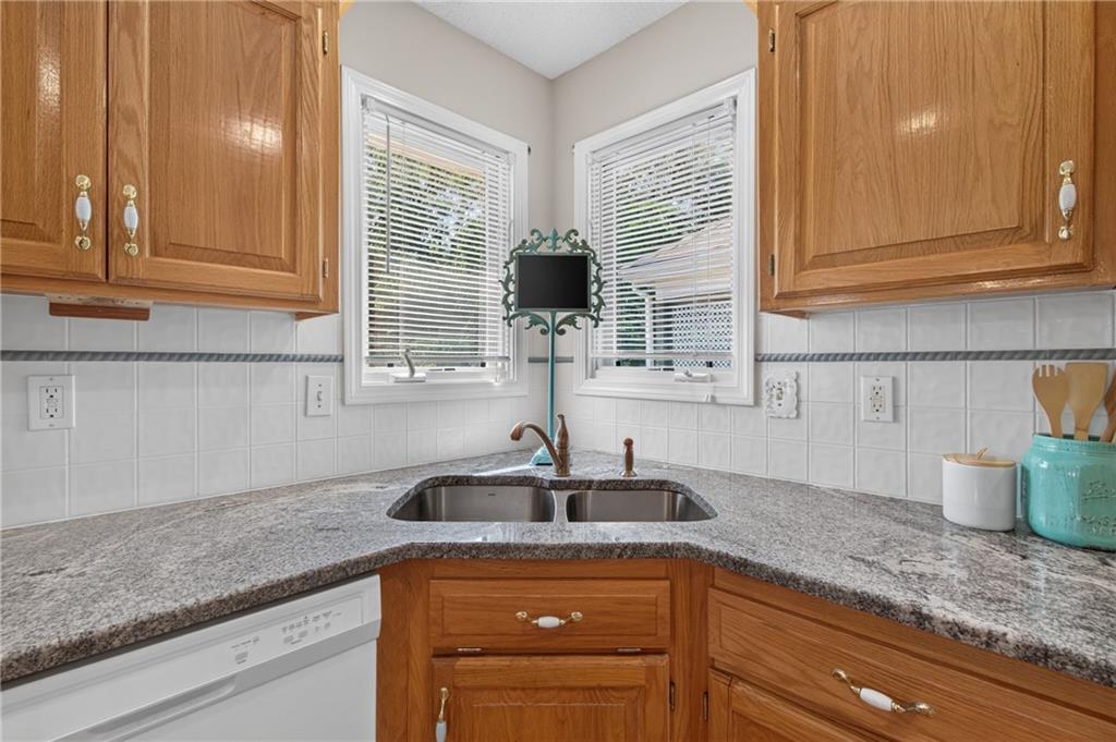 1915 Meadowlark Drive Property Photo 16