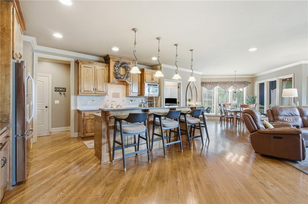 138 S Shore Drive Property Photo 3