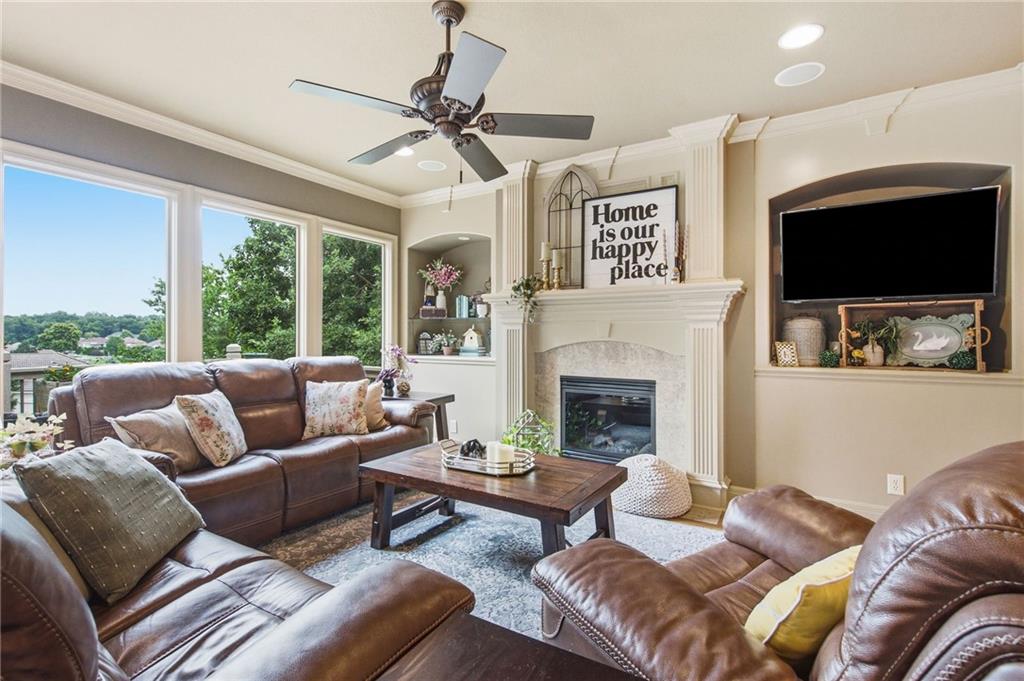 138 S Shore Drive Property Photo 4