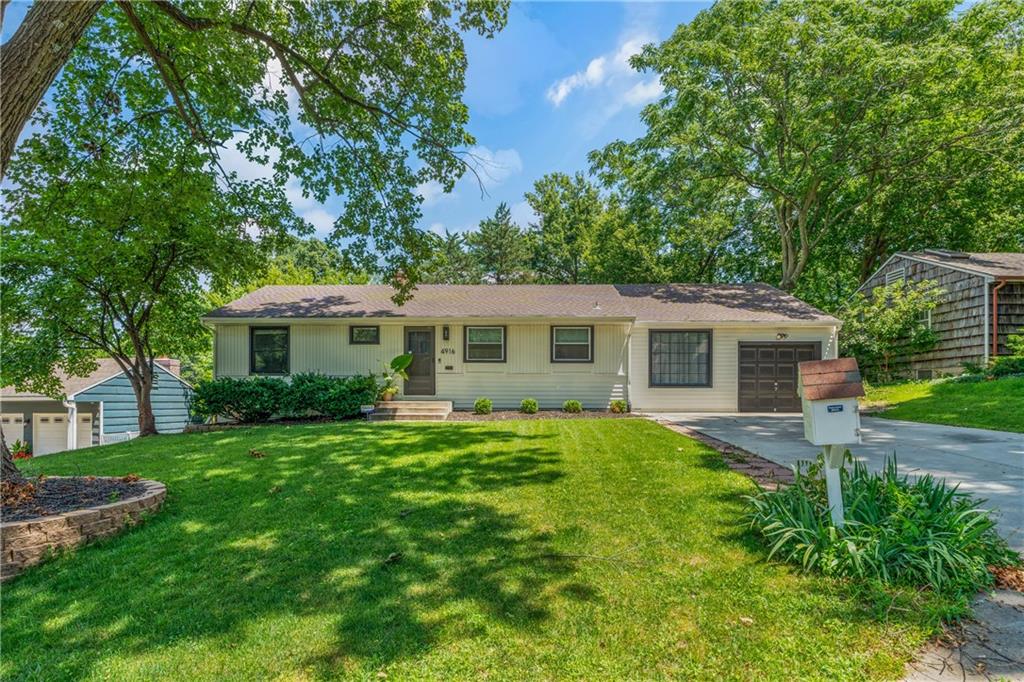 4916 W 78th Place Property Photo 3