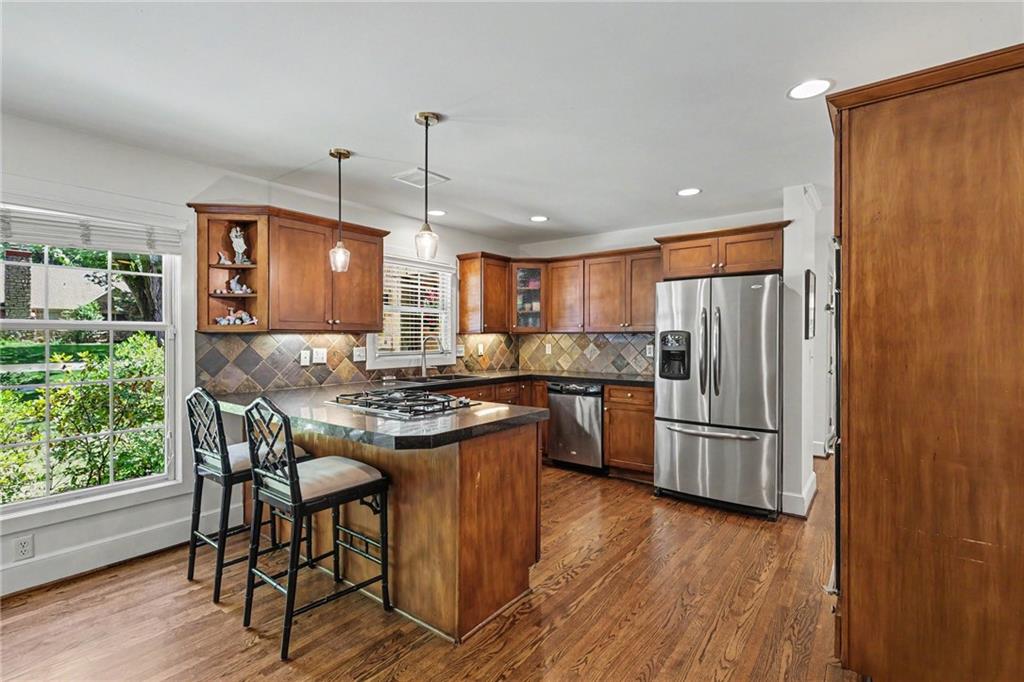 8104 Lee Boulevard Property Photo 13
