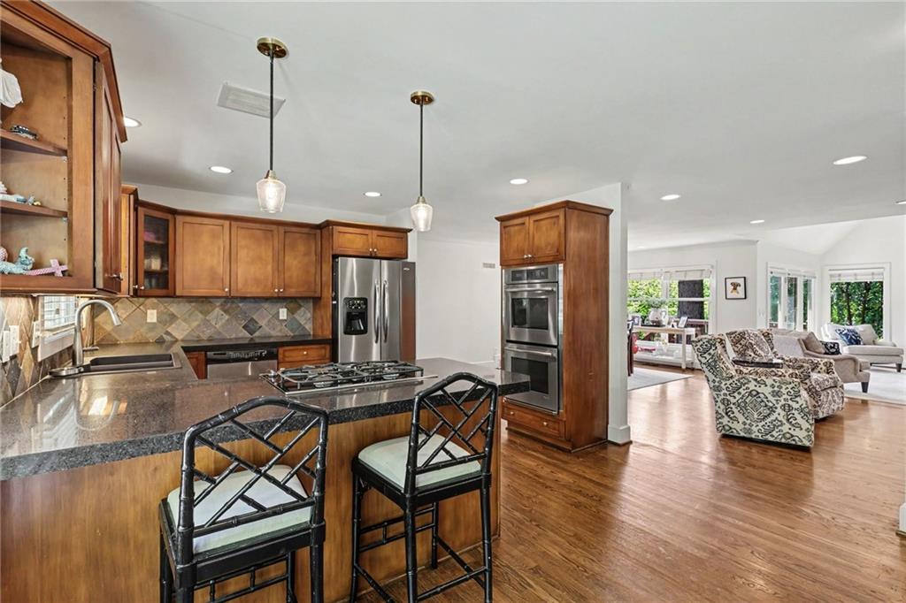 8104 Lee Boulevard Property Photo 14