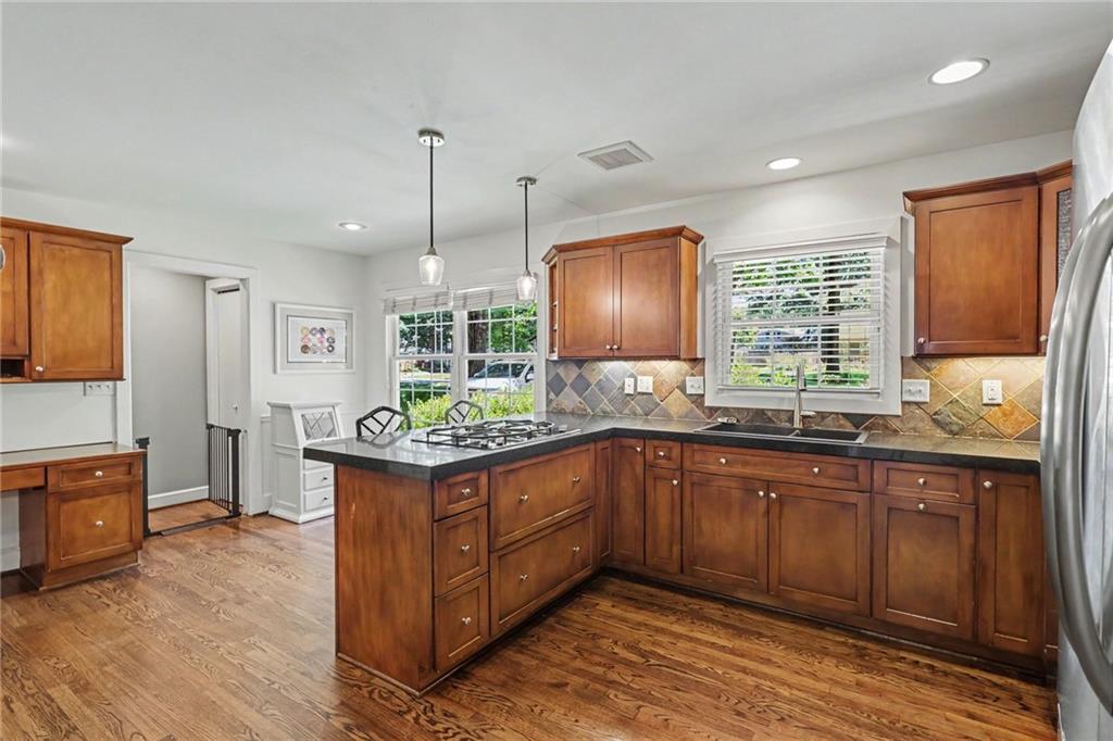 8104 Lee Boulevard Property Photo 15