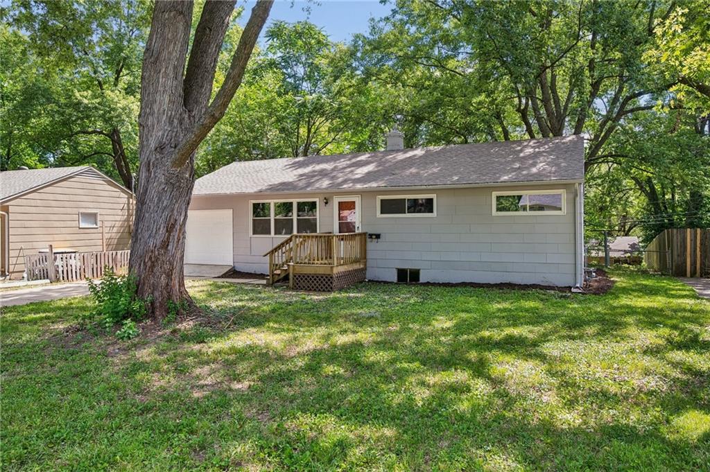 11217 Manchester Avenue Property Photo 2