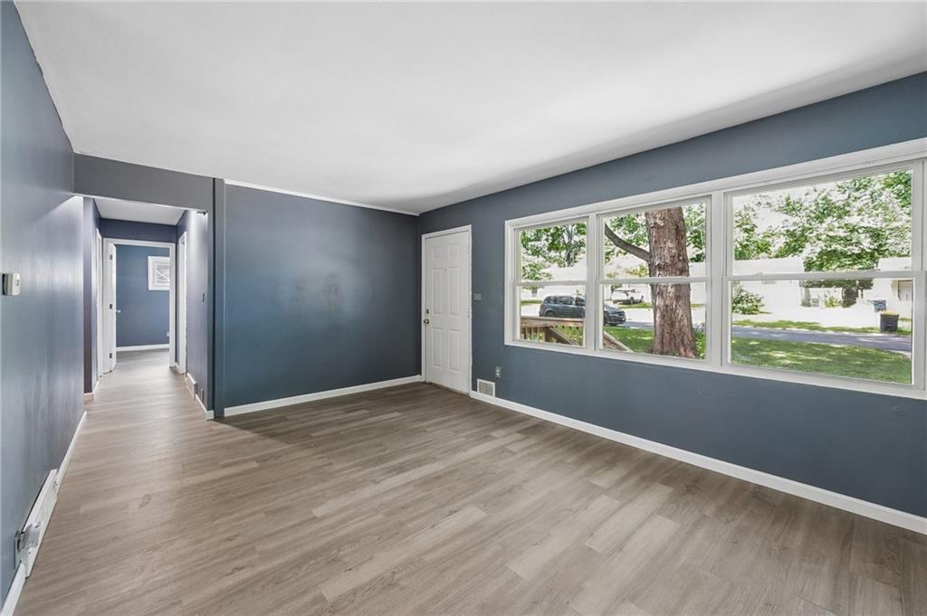 11217 Manchester Avenue Property Photo 3
