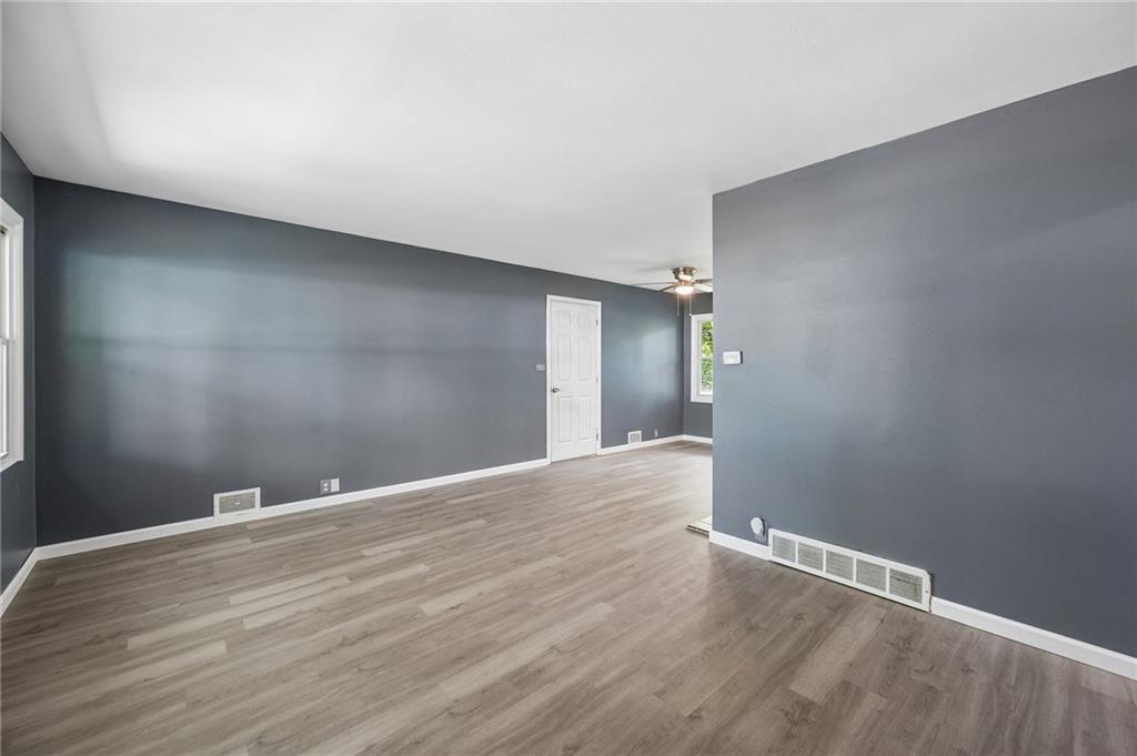 11217 Manchester Avenue Property Photo 5