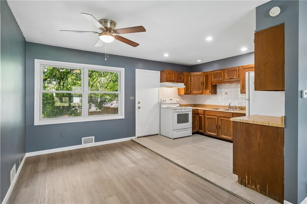 11217 Manchester Avenue Property Photo 8