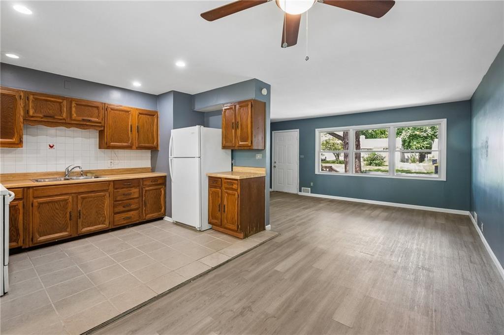 11217 Manchester Avenue Property Photo 9