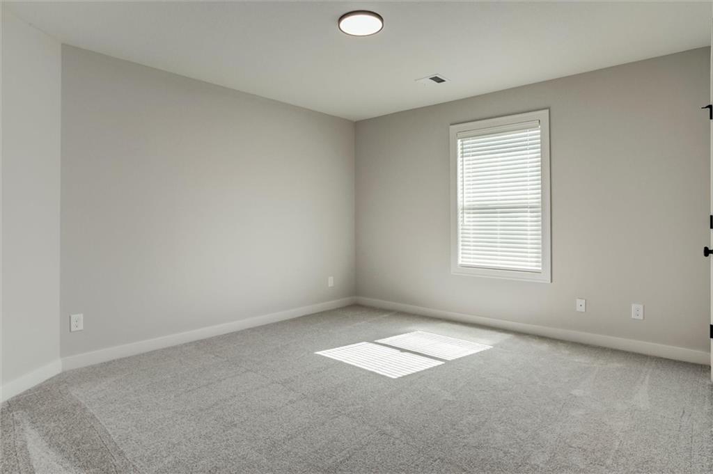 16941 S Brentwood Street Property Photo 17