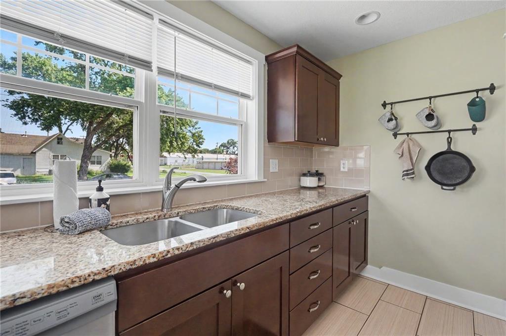 403 Baker Street Property Photo 13