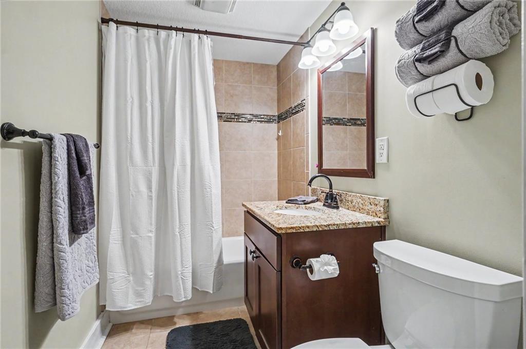 403 Baker Street Property Photo 30