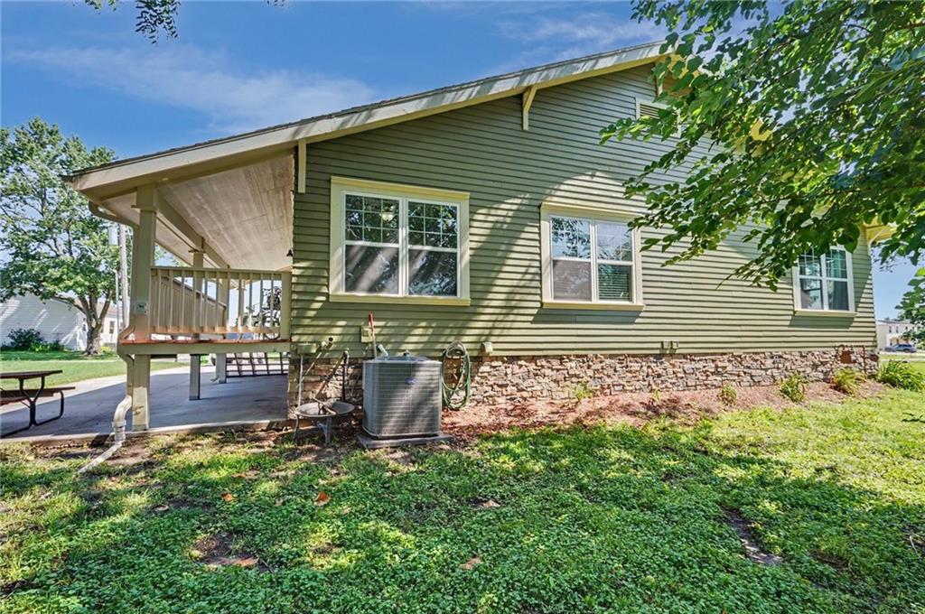 403 Baker Street Property Photo 34