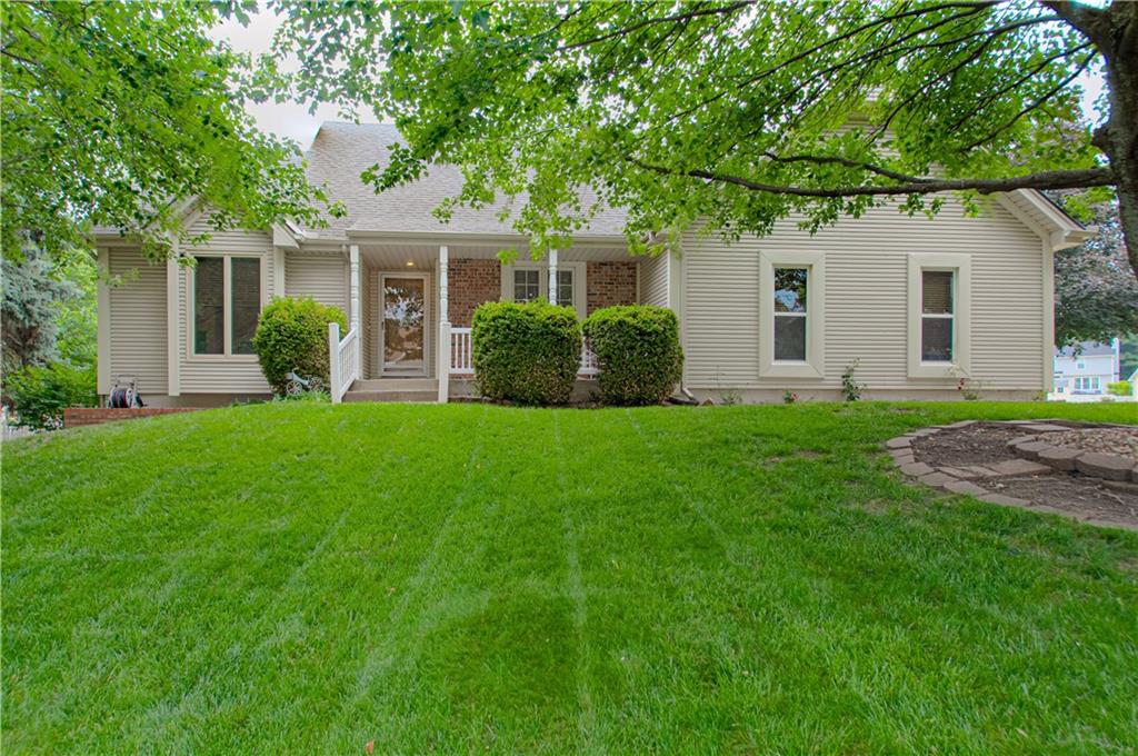 1023 E Oakview Street Property Photo 2