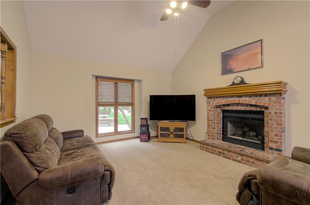 1023 E Oakview Street Property Photo 5