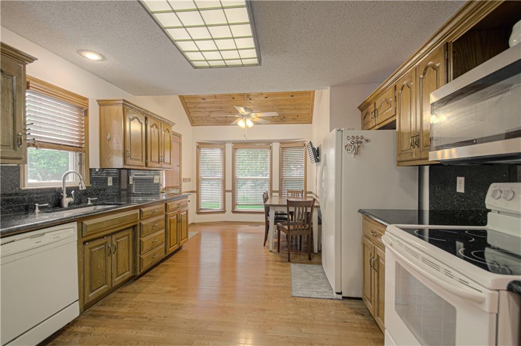 1023 E Oakview Street Property Photo 8