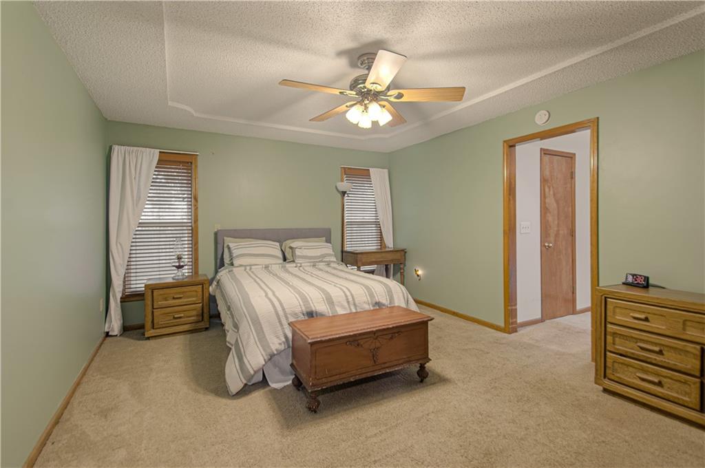 1023 E Oakview Street Property Photo 13