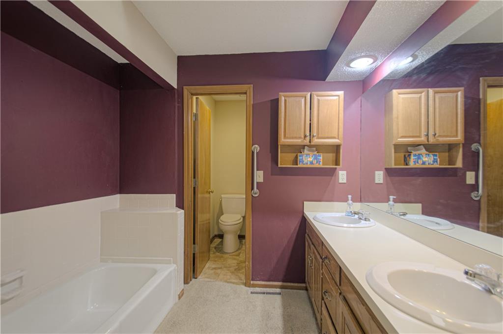 1023 E Oakview Street Property Photo 15