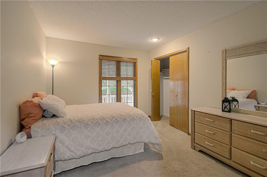 1023 E Oakview Street Property Photo 18