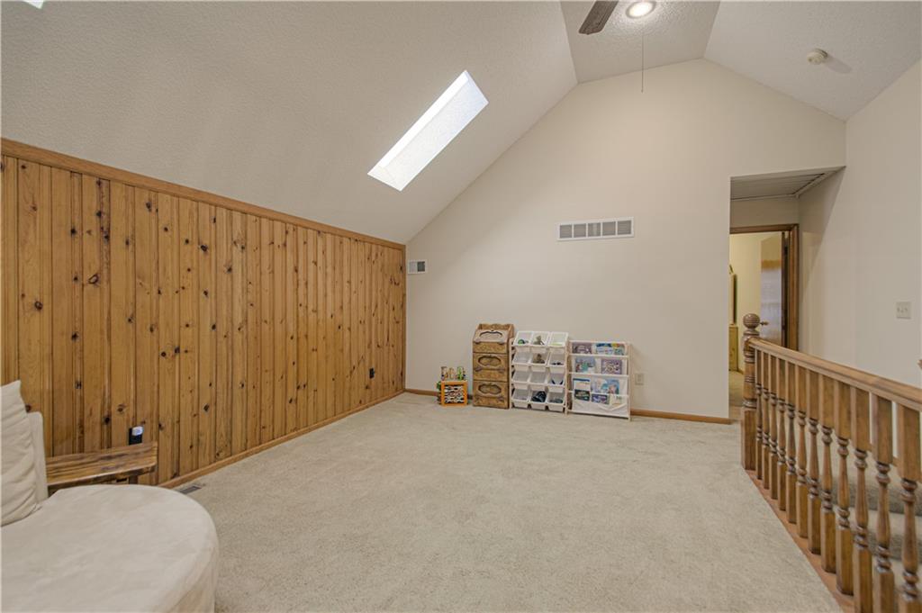 1023 E Oakview Street Property Photo 22